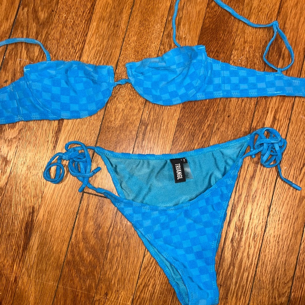 Triangl Bikini Set